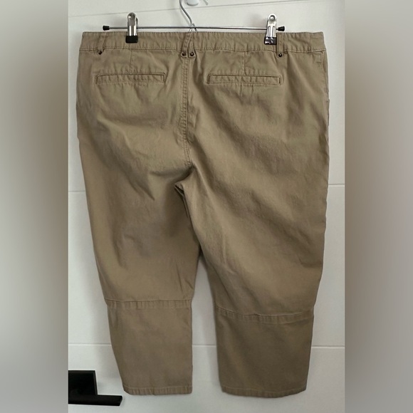 Reitmans Women's Crops Size 15 - Picture 6 of 9